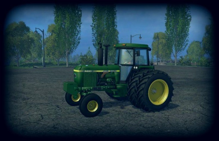 1456934220_john-deere-4440-2-768x495